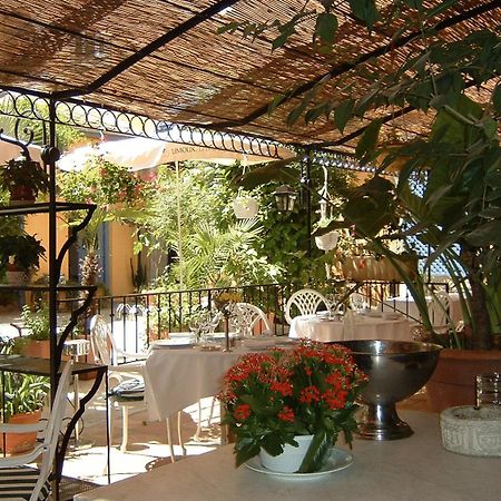 Hotel Moderne Et Pigeon Limoux Exterior foto